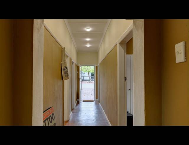 153M² BUILDING FOR SALE IN GREYTON